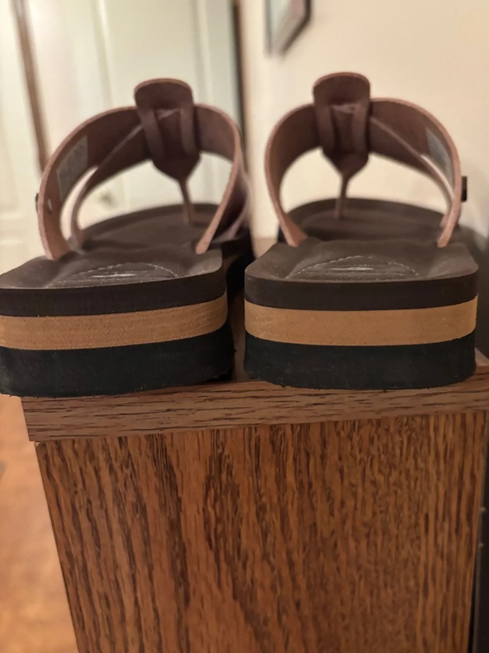 Rocket Dog brown leather slides